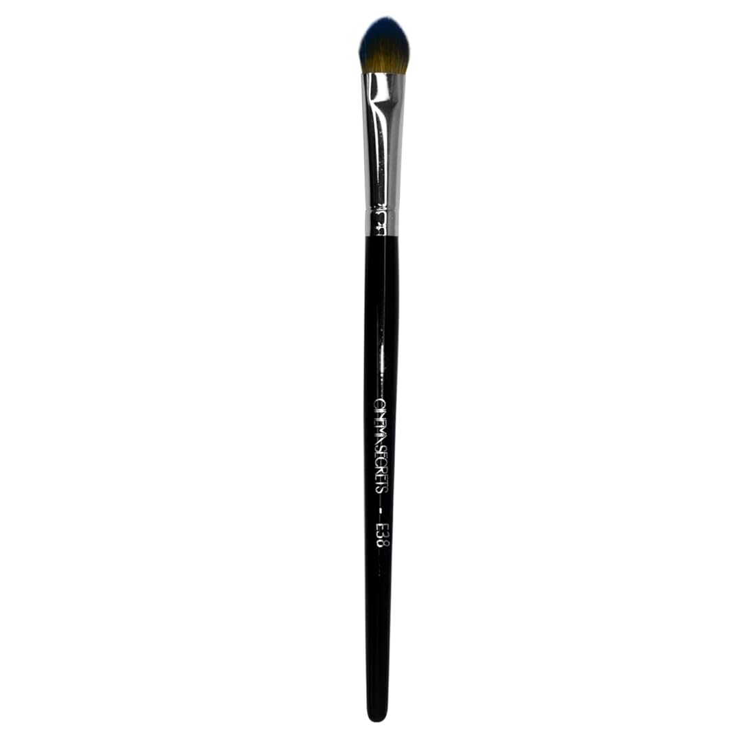 Cinema Secrets E38- Pointed Packing Eyeshadow Brush